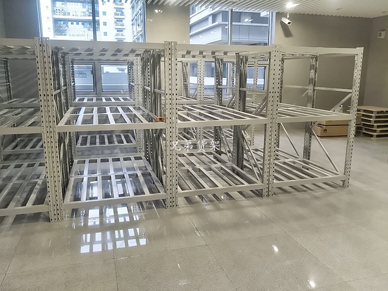 不銹鋼輕型貨架都有哪些價(jià)格？深圳輕型貨架價(jià)